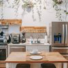 Jak zaaranżować przestrzeń w małej kuchni?